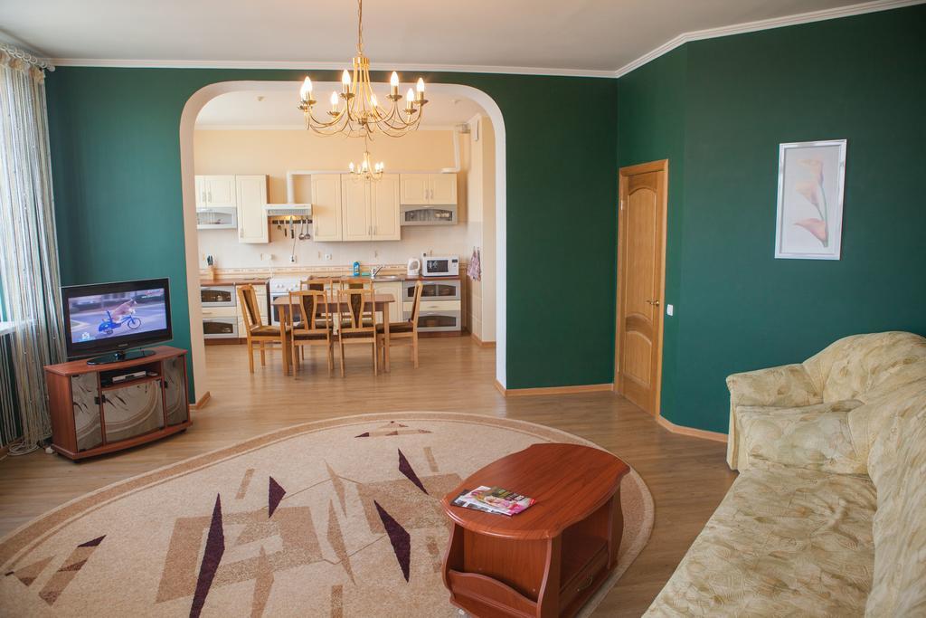 Apartment In 2 Min From Poznyaky Metro Station Kijów Zewnętrze zdjęcie